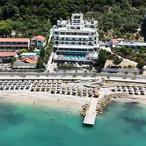 Hotel Picasso, Radhimë