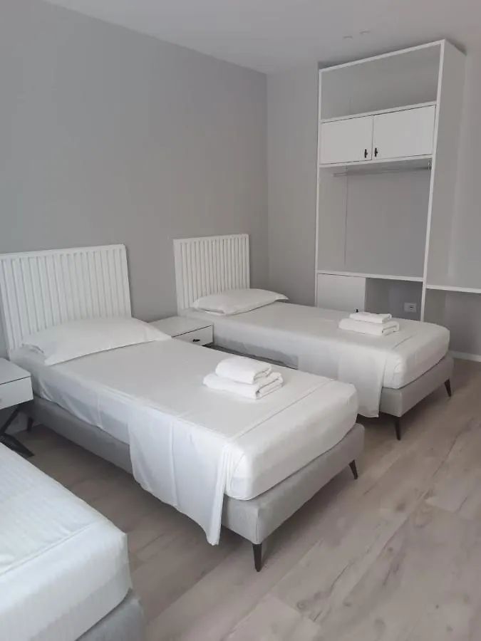 Dukes Albania Hotel Radhima Albánia