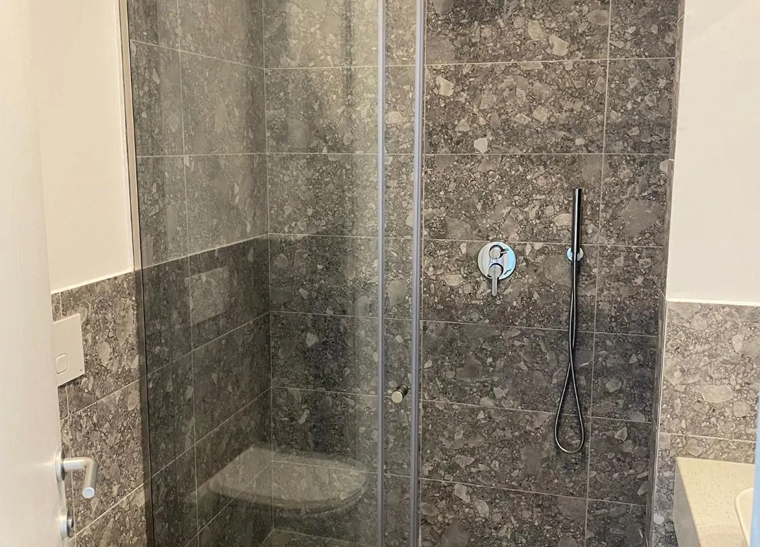 Dukes Albania Hotel Radhima