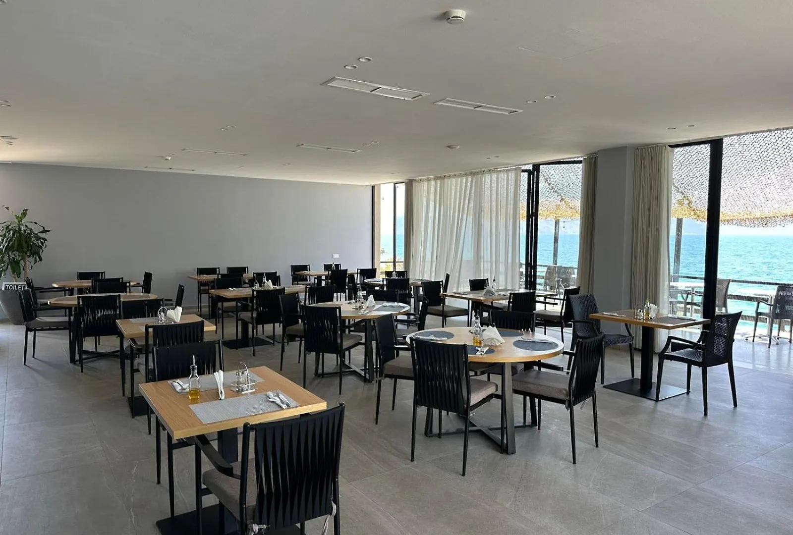 Dukes Albania Hotel Radhima
